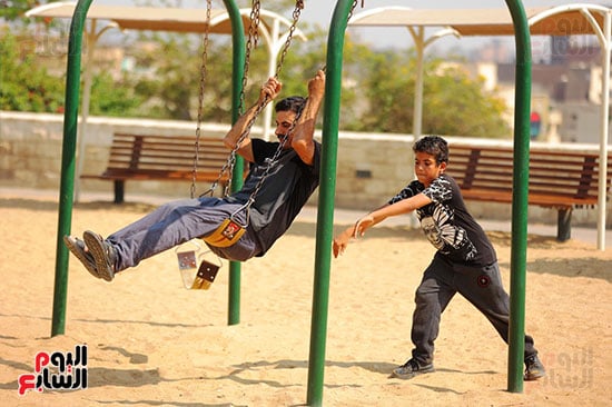 فرحة الكبار والصغار بالعيد فرحة الكبار والصغار بالعيد