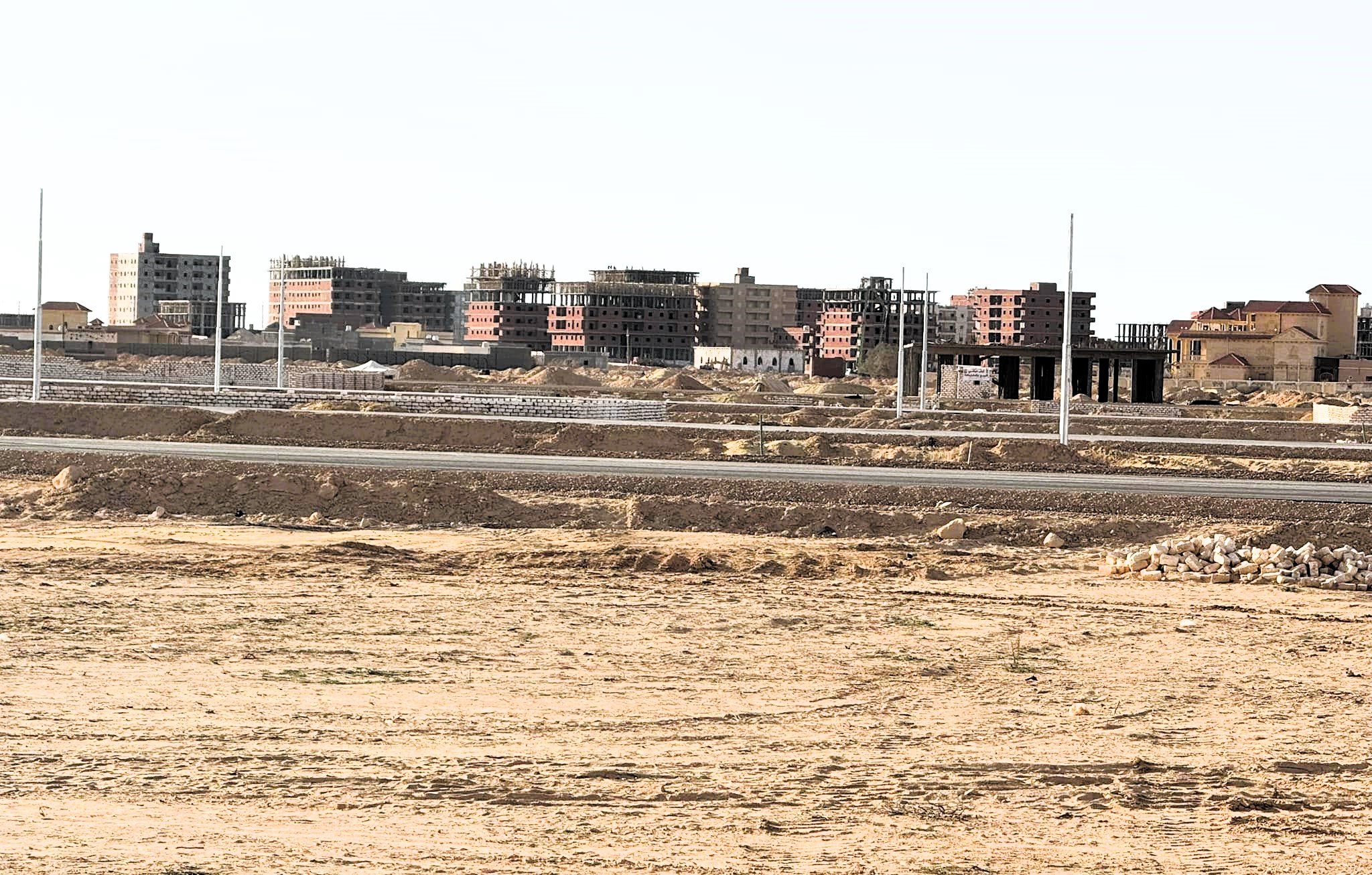 التوسع العمراني في محيط مدينة راس الحكمة الجديدة التوسع العمراني في محيط مدينة راس الحكمة الجديدة