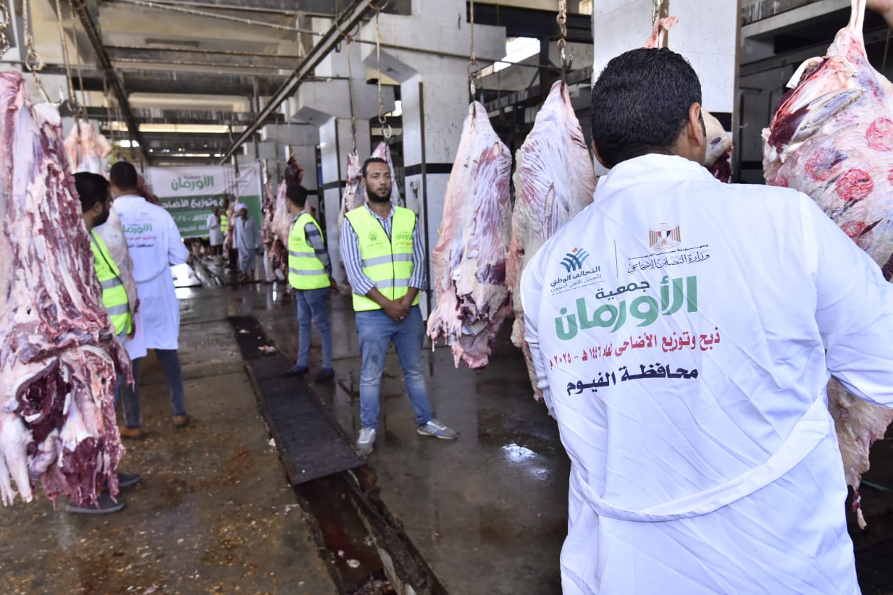  التحالف الوطني يواصل ذبح وتوزيع الأضاحي بجميع المحافظات (9)