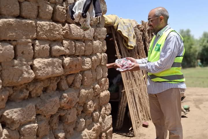 مصر الخير عضو التحالف الوطني توزع لحوم الأضاحي على آلاف الأسر الأولى بالرعاية (2)