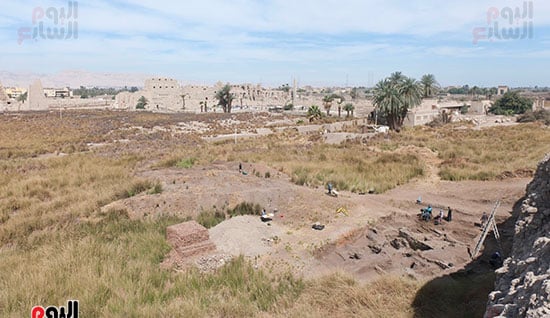 موقع-العمل-والكشف-عن-أقدم-مدينة-ومستوطنة-تعود-لعصر-الدولة-الوسطي-بمعابد-الكرنك موقع-العمل-والكشف-عن-أقدم-مدينة-ومستوطنة-تعود-لعصر-الدولة-الوسطي-بمعابد-الكرنك