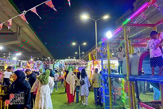 أقبال على الملاهى أقبال على الملاهى