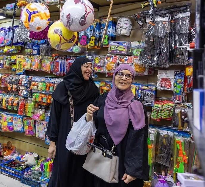 الحجاج يشترون الهدايا لذويهم (2)