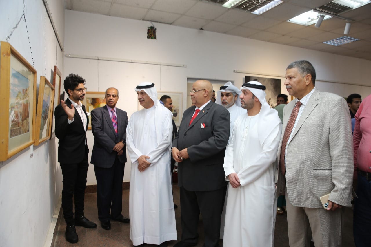 معارض فنية متنوعة داخل بيت الشعر بالأقصر