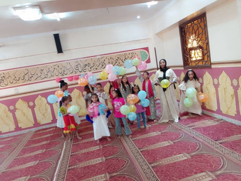 فرحة الأطفال فى العيد داخل مساجد الأقصر فرحة الأطفال فى العيد داخل مساجد الأقصر