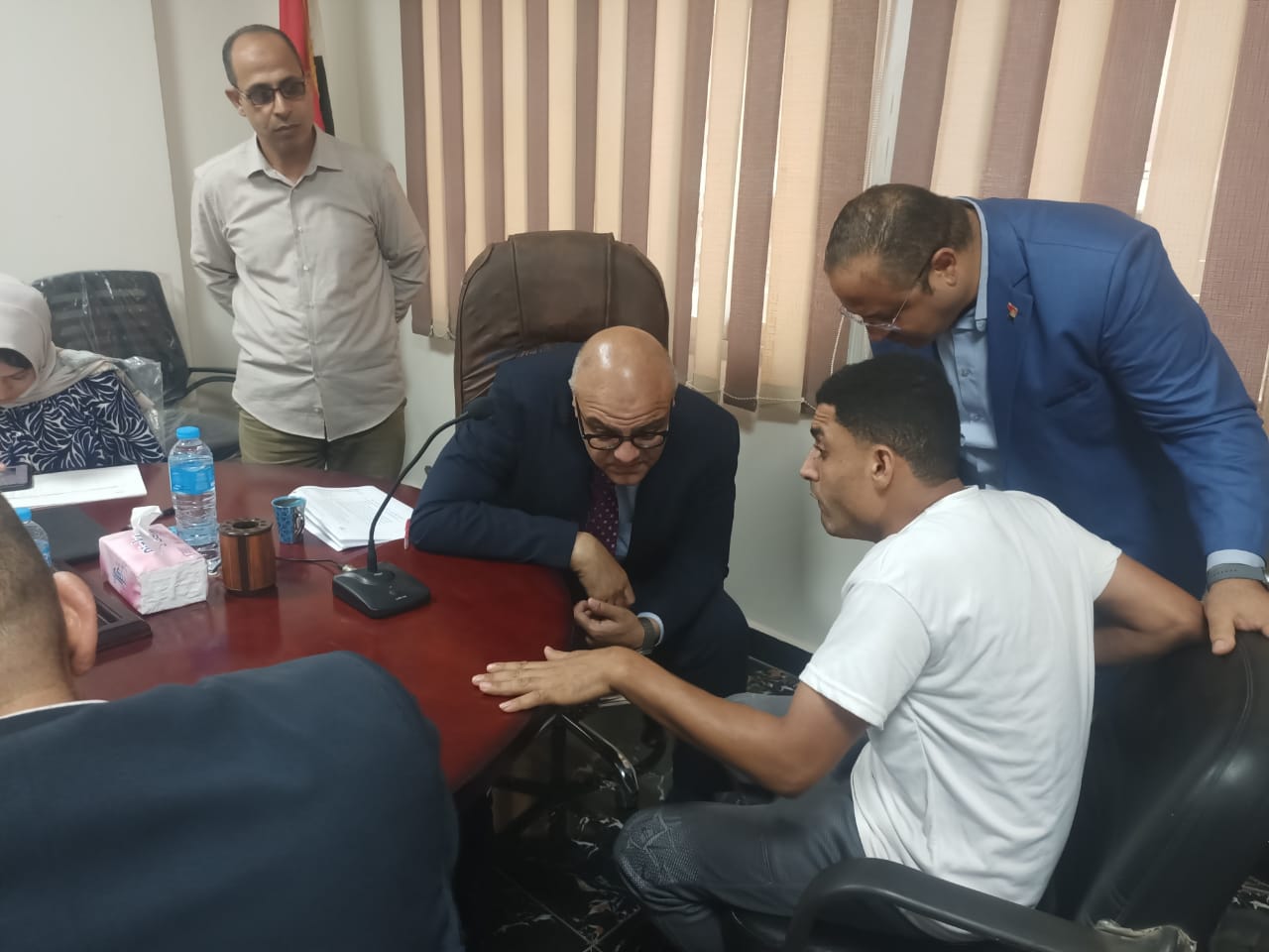 الاستماع لمشاكل المواطنين الاستماع لمشاكل المواطنين