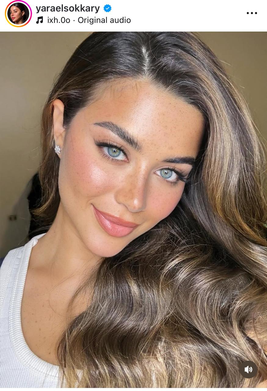 الفنانة يارا السكري