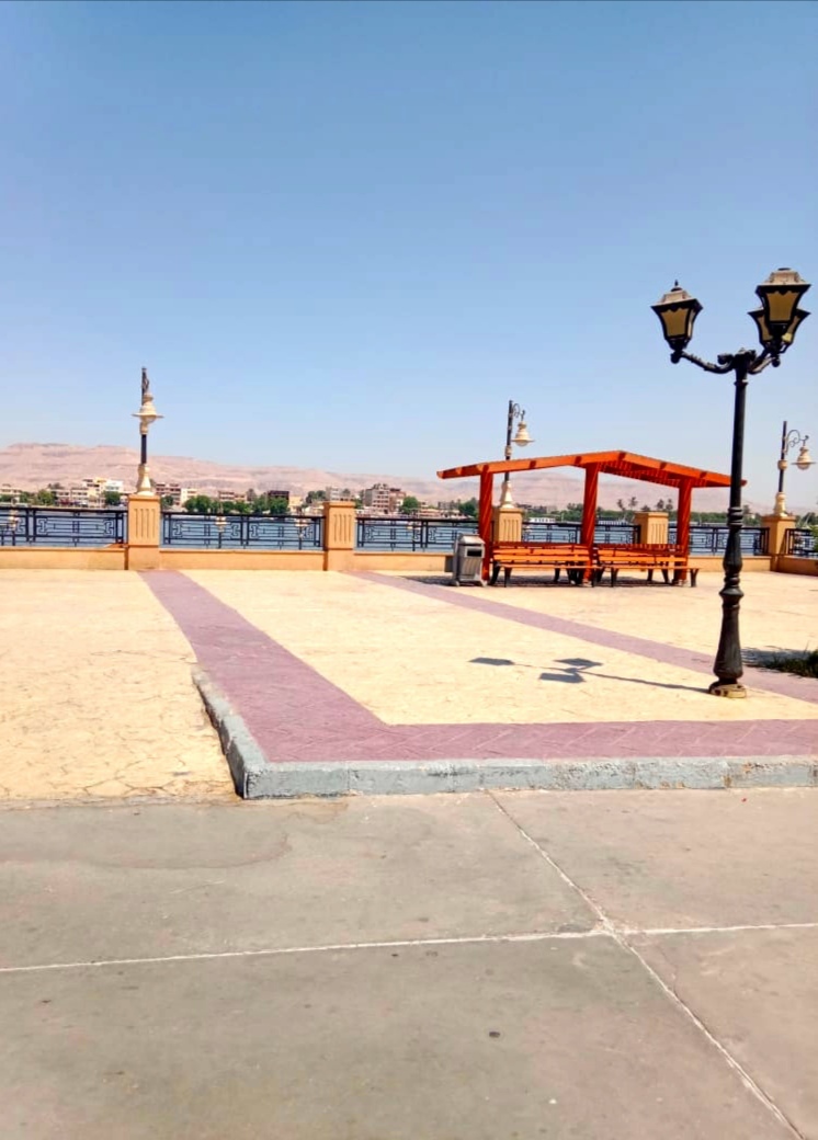 نظافة مكثفة بمنطقة الممشى السياحي وكورنيش النيل بالأقصر