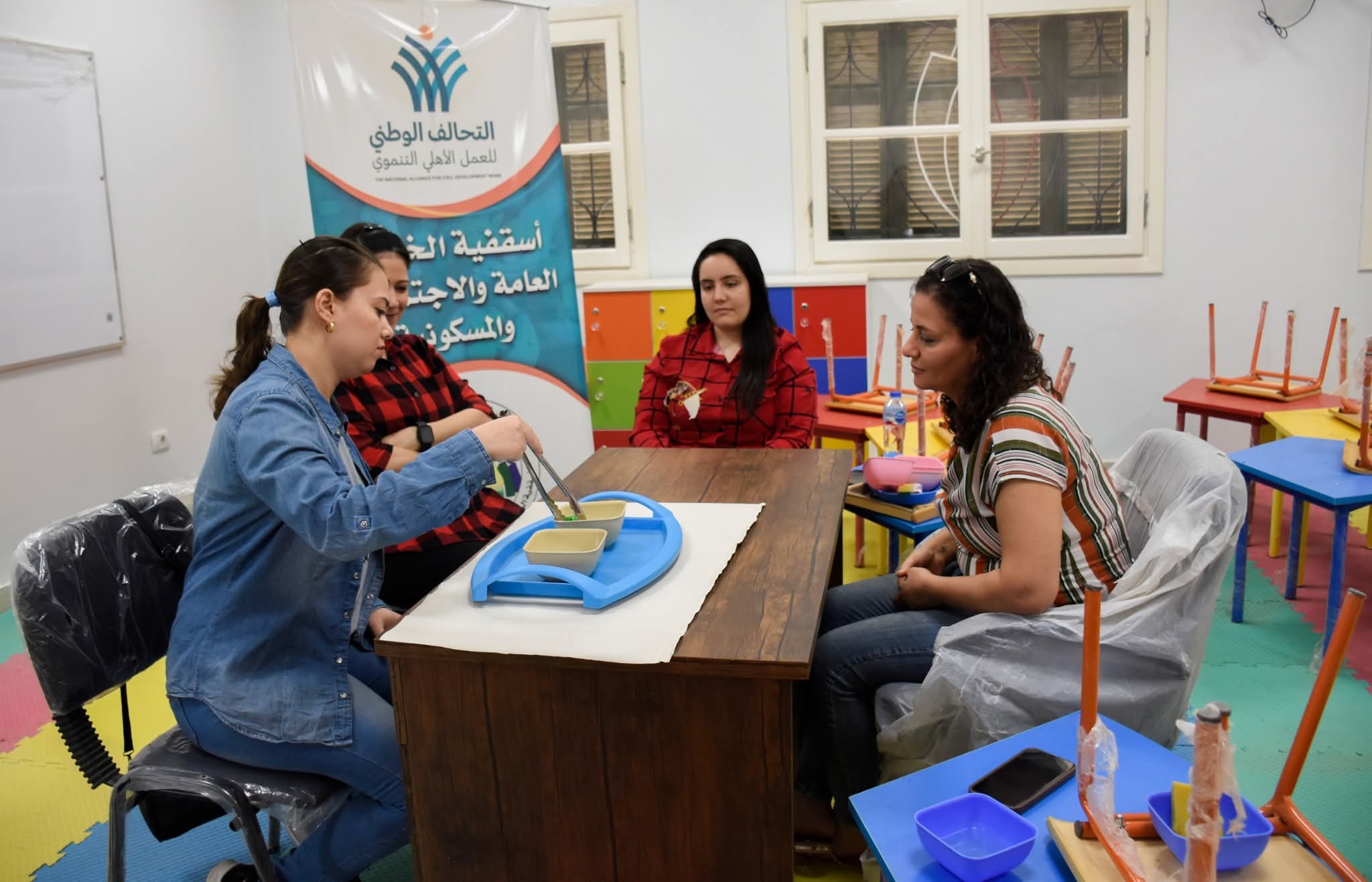 أسقفية الخدمات العامة عضو التحالف الوطني تنفذ تدريب متخصص لمدرسات حضانات حجازة وسلامون (1)