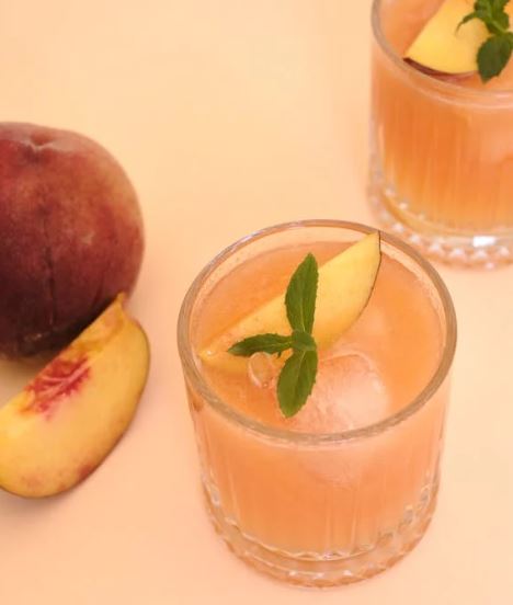 تحضير  عصير الخوخ