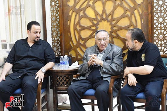 هشام اسماعيل فى عزاء والدتة1 هشام اسماعيل فى عزاء والدتة1