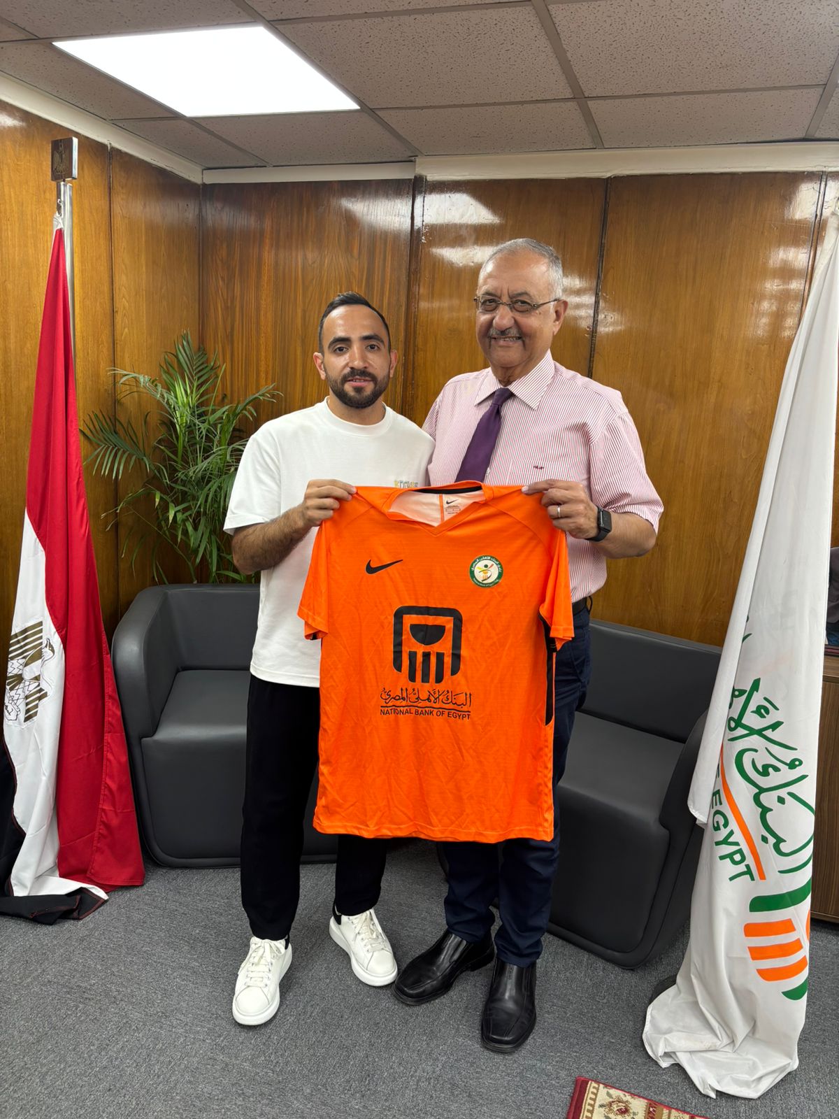 البنك الأهلي يضم أحمد متعب