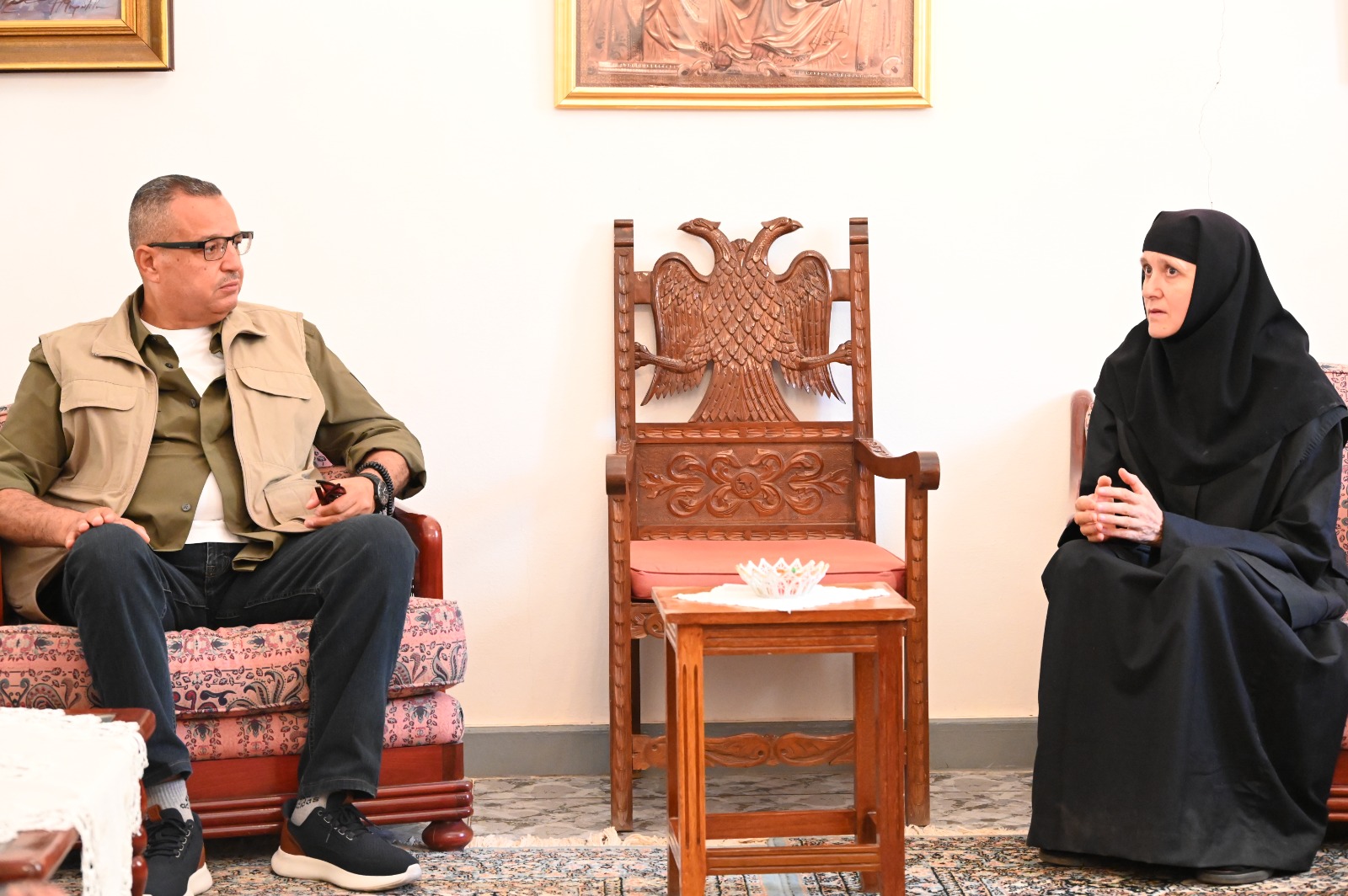 اللواء خالد مبارك محافظ جنوب سيناء أثناء يزور دير السبع بنات اللواء خالد مبارك محافظ جنوب سيناء أثناء يزور دير السبع بنات