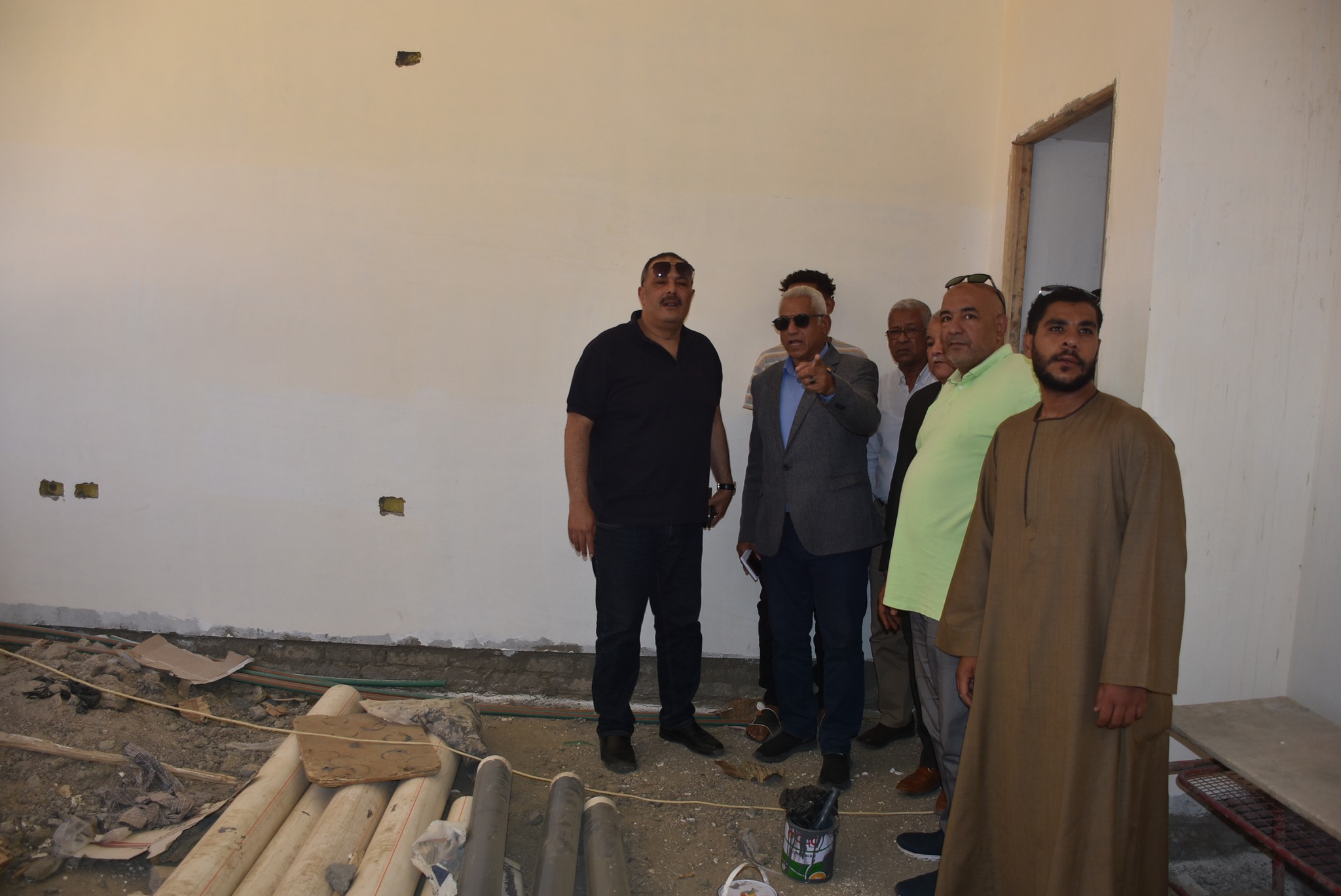 رصد تجهيزات والعمل فى مبنى المدرسة الفنية للمياه بالأقصر