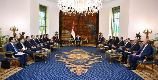لقاء الرئيس عبد الفتاح السيسي ولي تشيانج رئيس مجلس الدولة الصيني لقاء الرئيس عبد الفتاح السيسي ولي تشيانج رئيس مجلس الدولة الصيني
