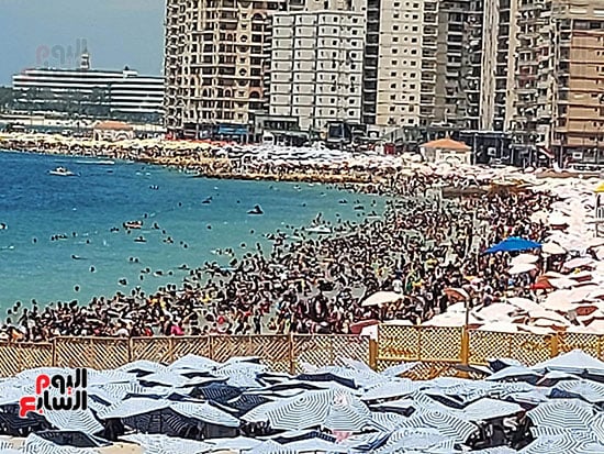 زحام-كبير-على-الشواطئ-الجمعة زحام-كبير-على-الشواطئ-الجمعة