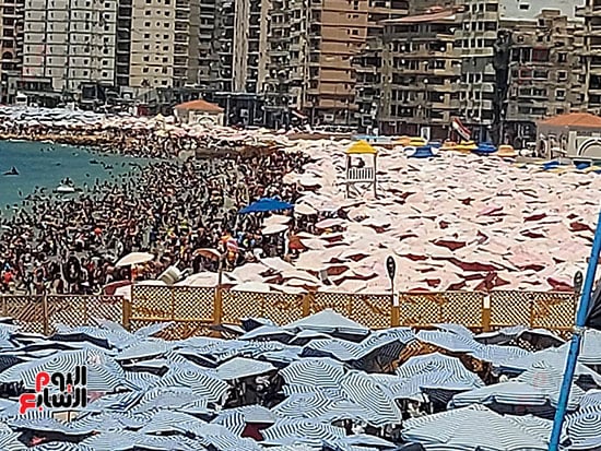 زخام-كبير-على-الشواطئ-4 زخام-كبير-على-الشواطئ-4