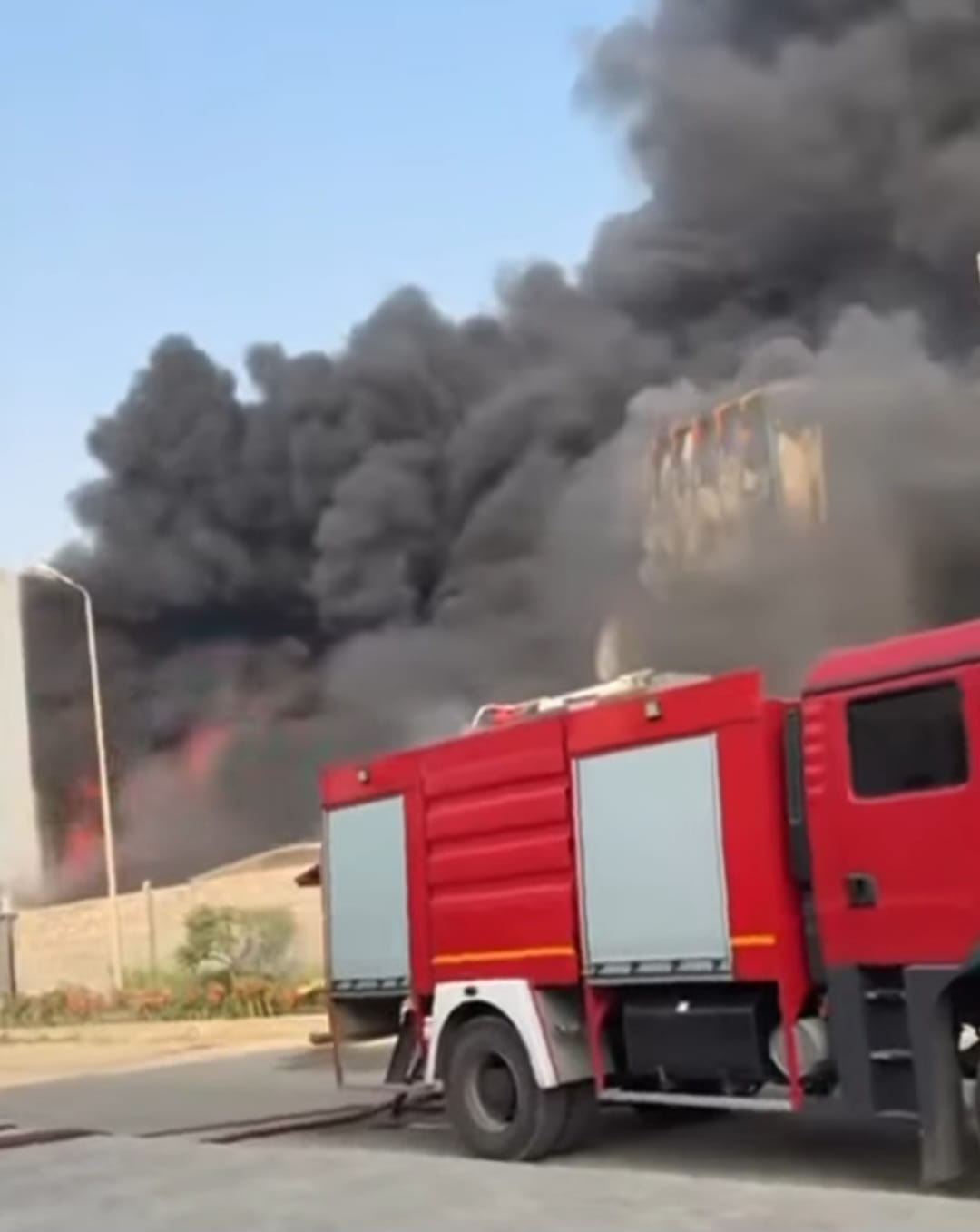 حريق مصنع بدر (6)