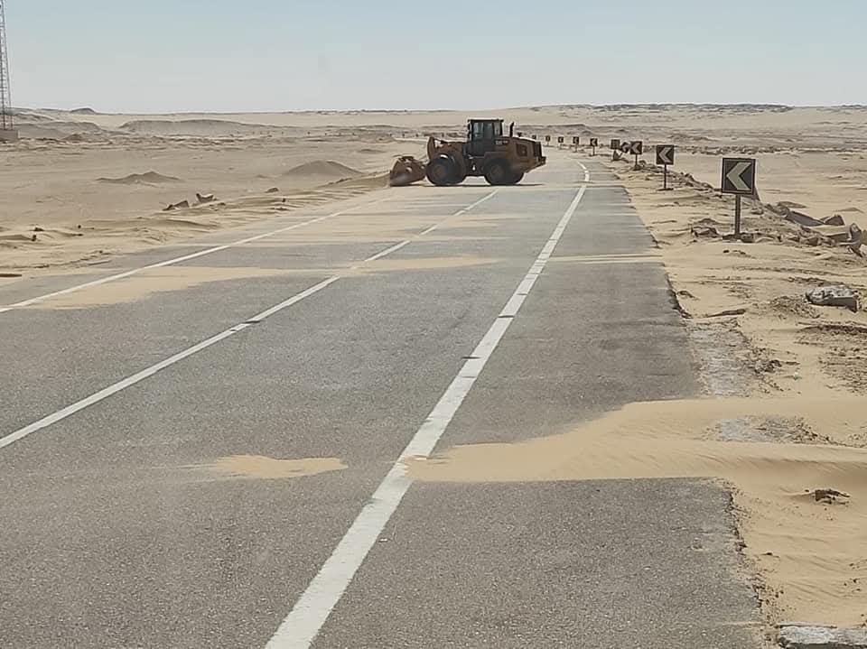 زحف الكثبان على الأسفلت زحف الكثبان على الأسفلت