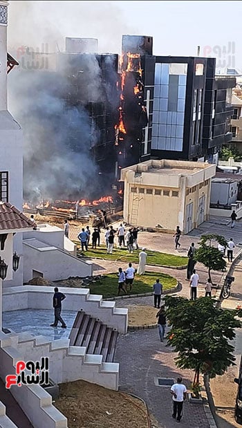 حريق فى دبى مول في الشيخ زايد (9)