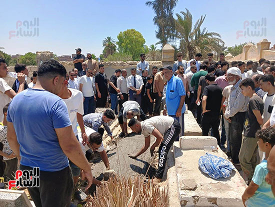 دفن-جثمان-المطرب-الشعبى-محمد-عواد