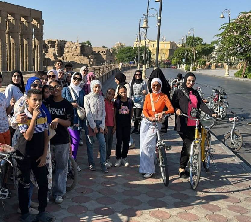 جولات بركوب الدراجات في شوارع المدينة وكورنيش النيل بالأقصر جولات بركوب الدراجات في شوارع المدينة وكورنيش النيل بالأقصر