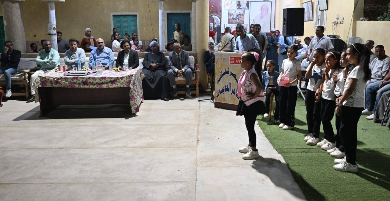 جانب من الأنشطة الثقافية فى قصر ثقافة حاجر العديسات جانب من الأنشطة الثقافية فى قصر ثقافة حاجر العديسات