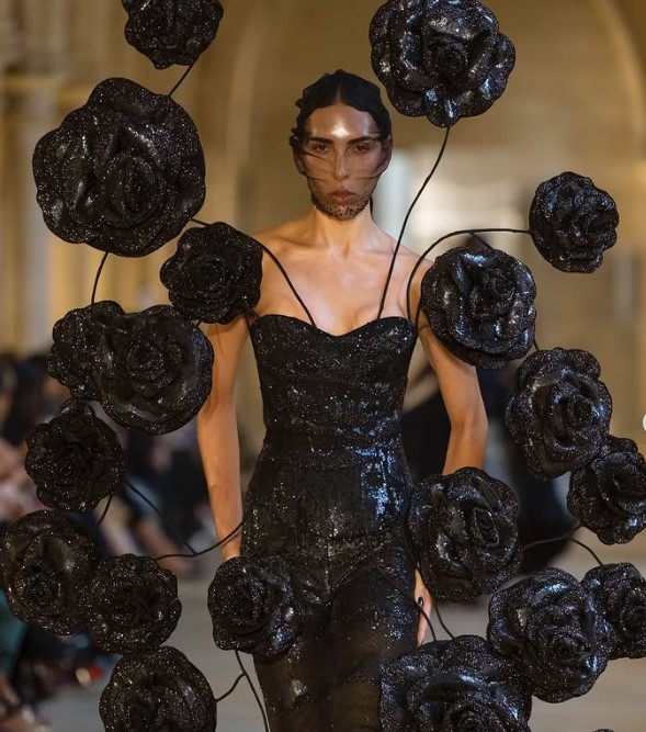 فستان من تصميم راهول