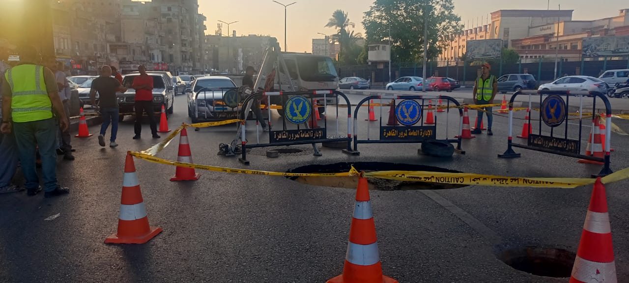 هبوط أرضي بميدان التجنيد  (1)