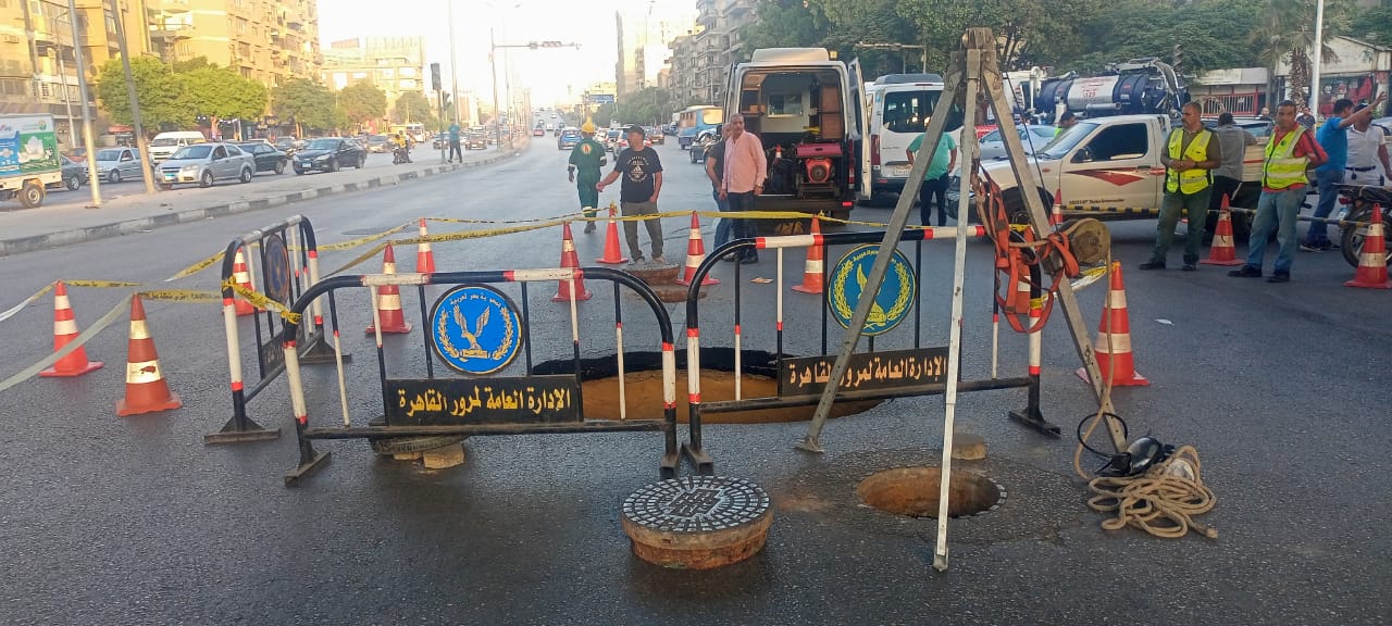 هبوط أرضي بميدان التجنيد  (4)