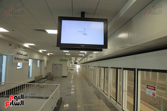 شاشات علي الرصيف شاشات علي الرصيف