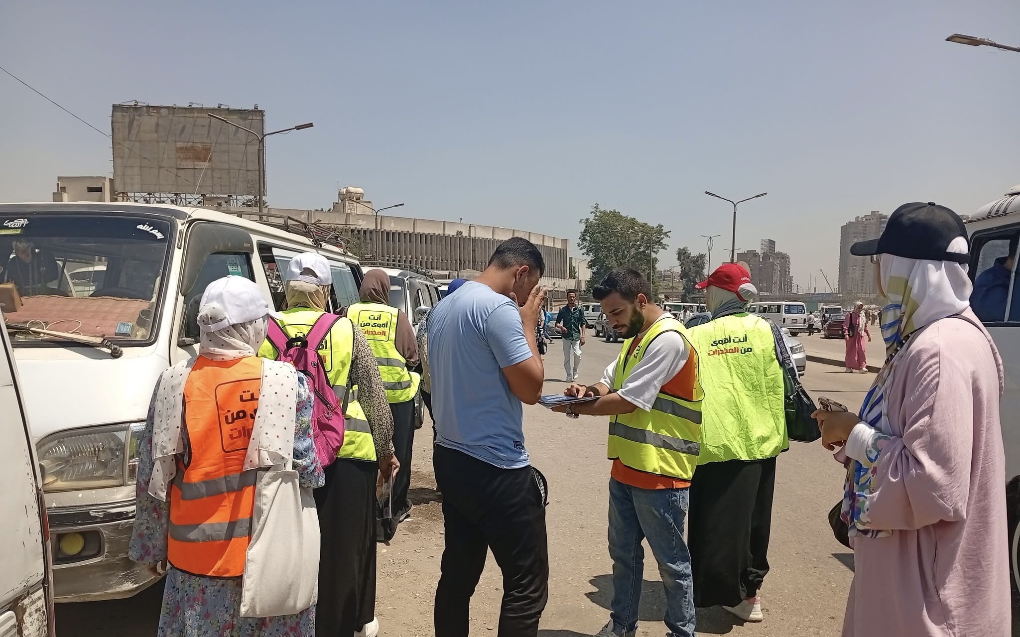 حملة صندوق مكافحة الإدمان في المواقف العمومية لرفع وعى السائقين بخطورة المخدرات