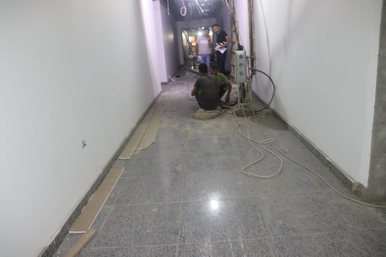 العمال بالمستشفى