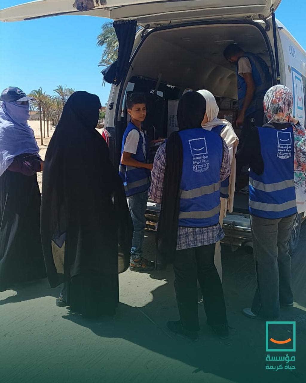 حياة كريمة توزع 1000وجبة يوميا على الاسر المستحقة (2)