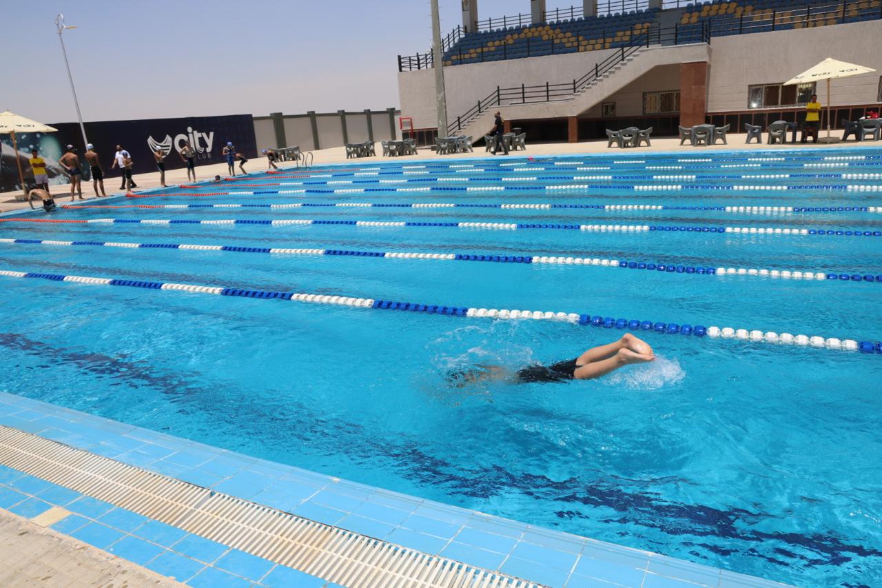 حمام السباحة 