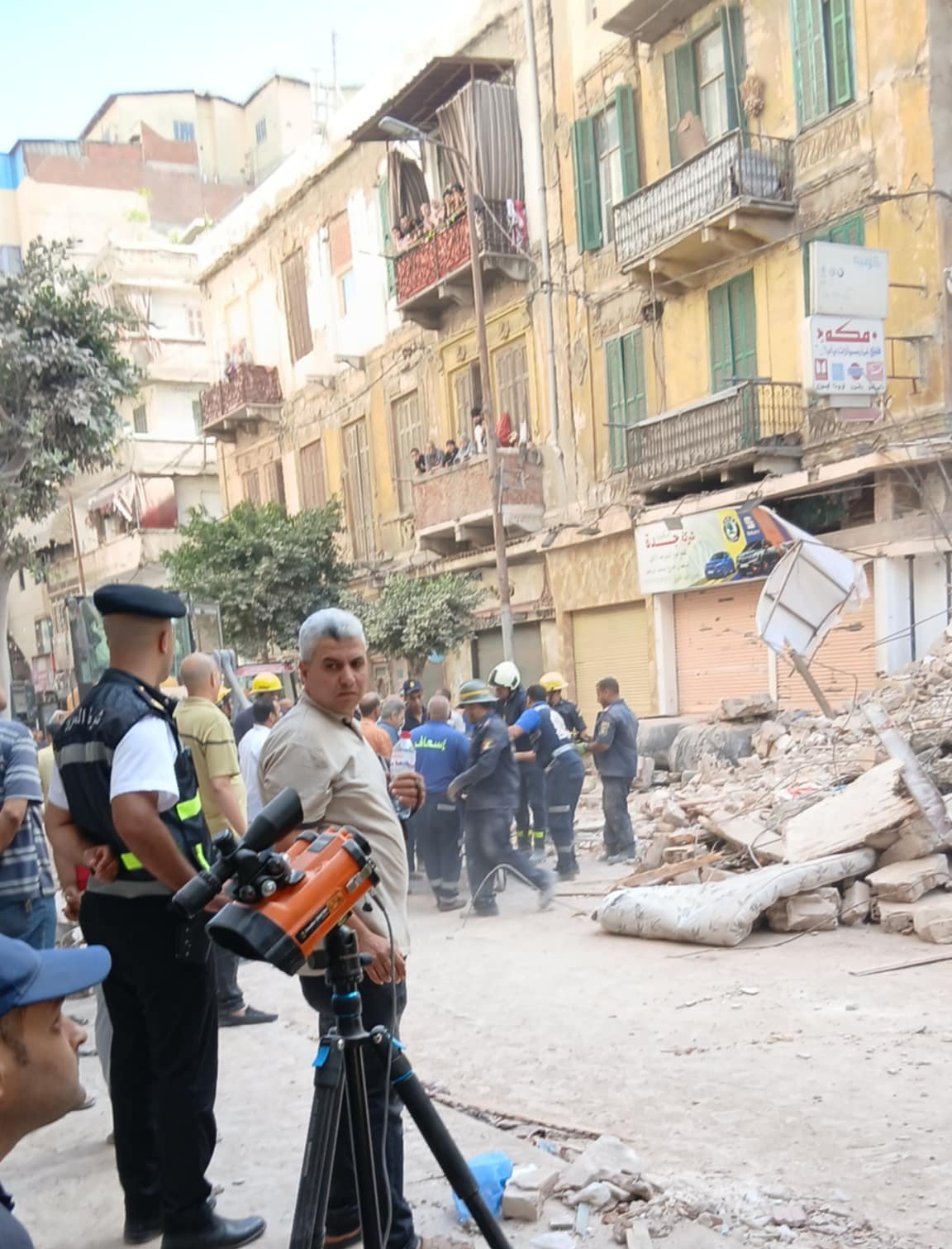 استخراج جثة مسن من أسفل عقار العطارين الاسكندريه استخراج جثة مسن من أسفل عقار العطارين الاسكندريه