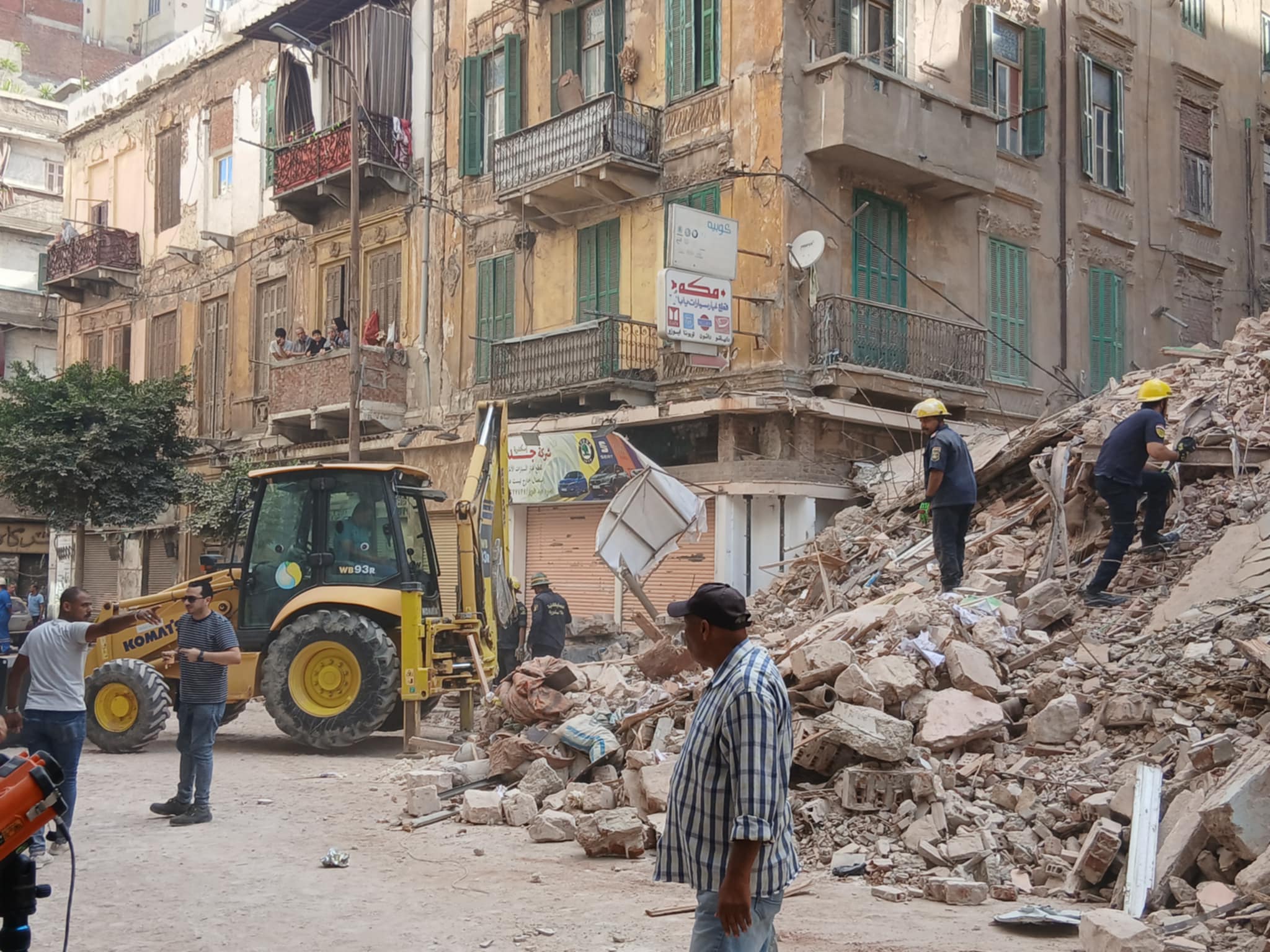 عقار صلاح الدين بالعطارين المنهار بالإسكندرية