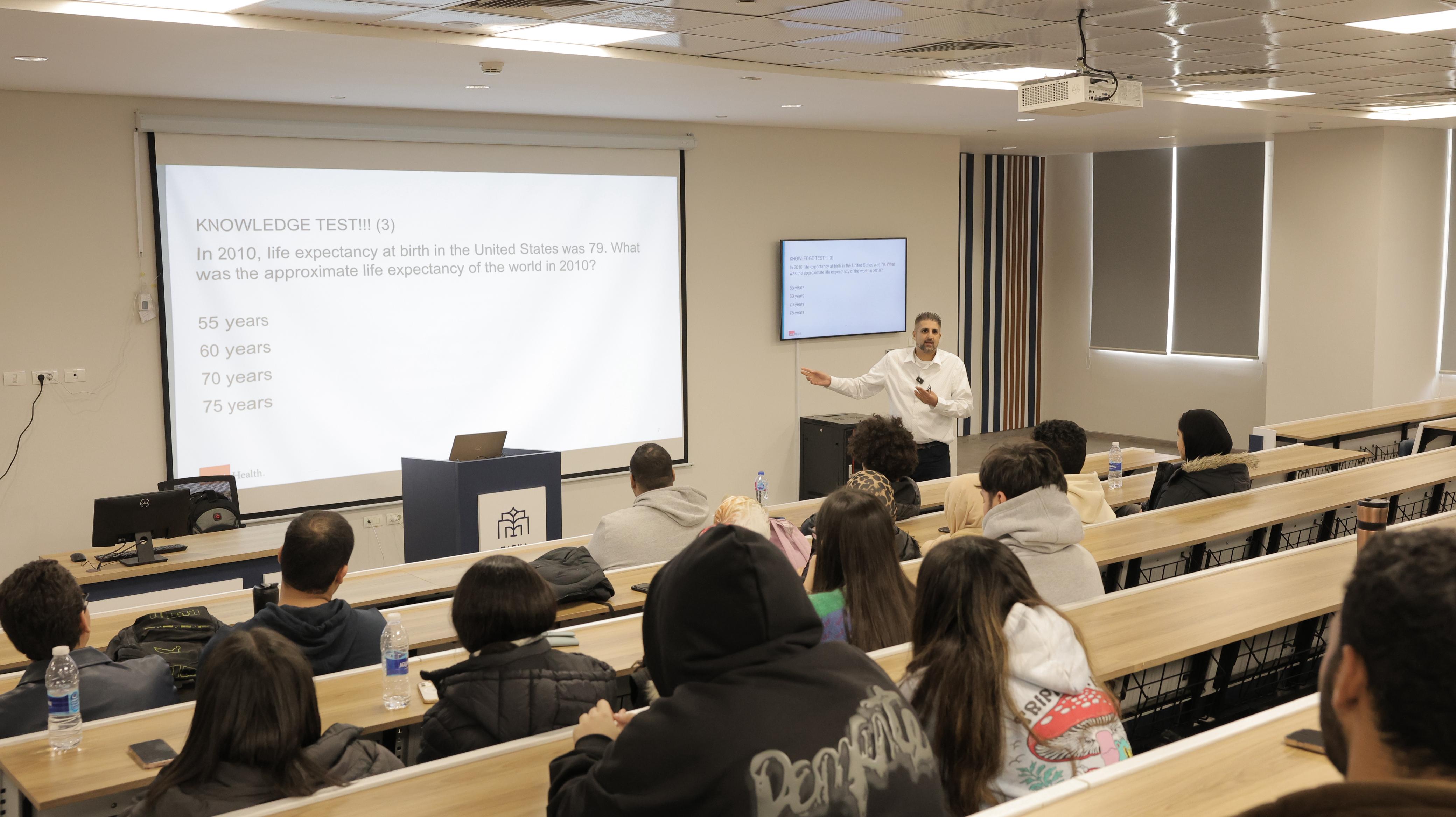 جامعة باديا تستقبل خبراء من جامعة تكساس لتدريب طلابها  (4)