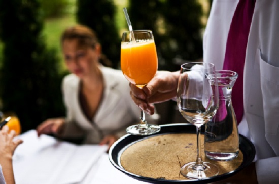 تقديم العصائر