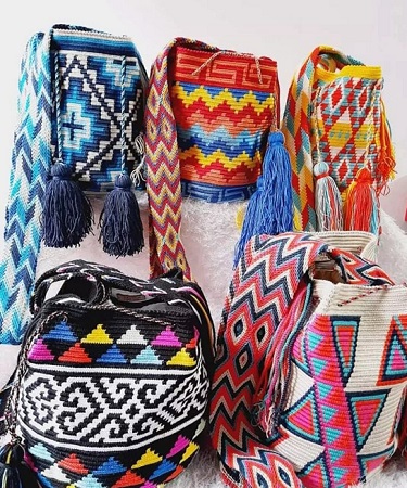 حقائب من الخيوط