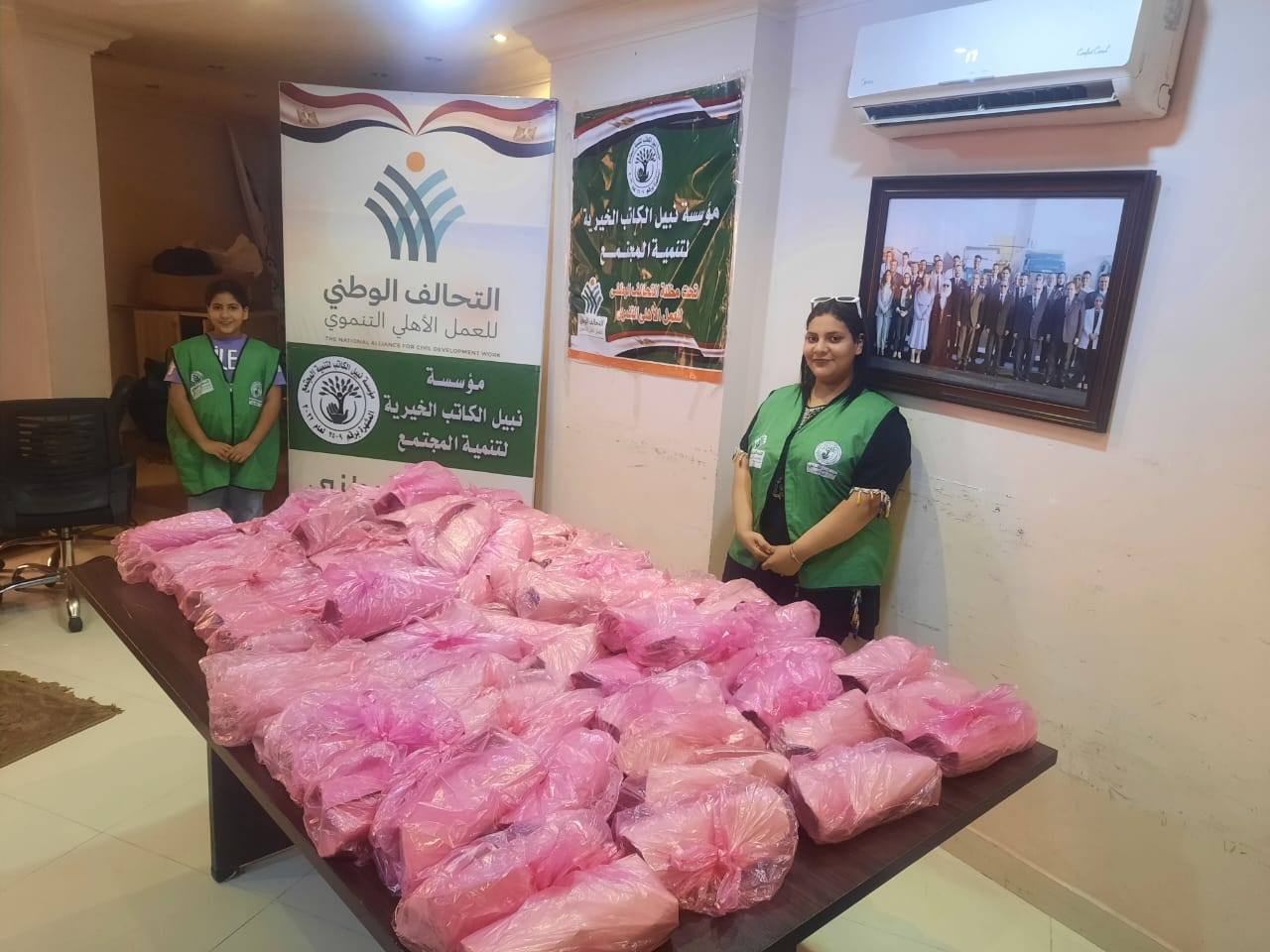 مؤسسة نبيل الكاتب الخيرية توزع 400 كيلو لحوم على الأسر الأولى بالرعاية بالبحيرة (1)