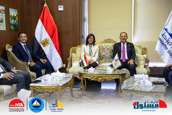 المدير التنفيذى للأكاديمية الوطنية للتدريب تتابع مبادرة أنا أيضا مسئول بجامعة دمياط (3)