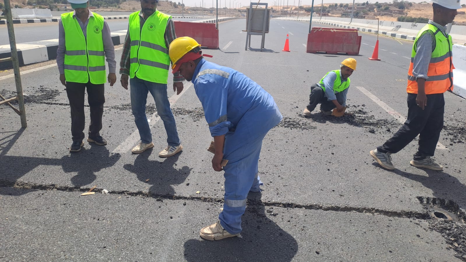 جانب من العمل