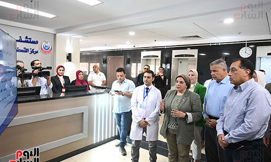 رئيس الوزراء يتفقد مستشفى شرق الإسكندرية (1)