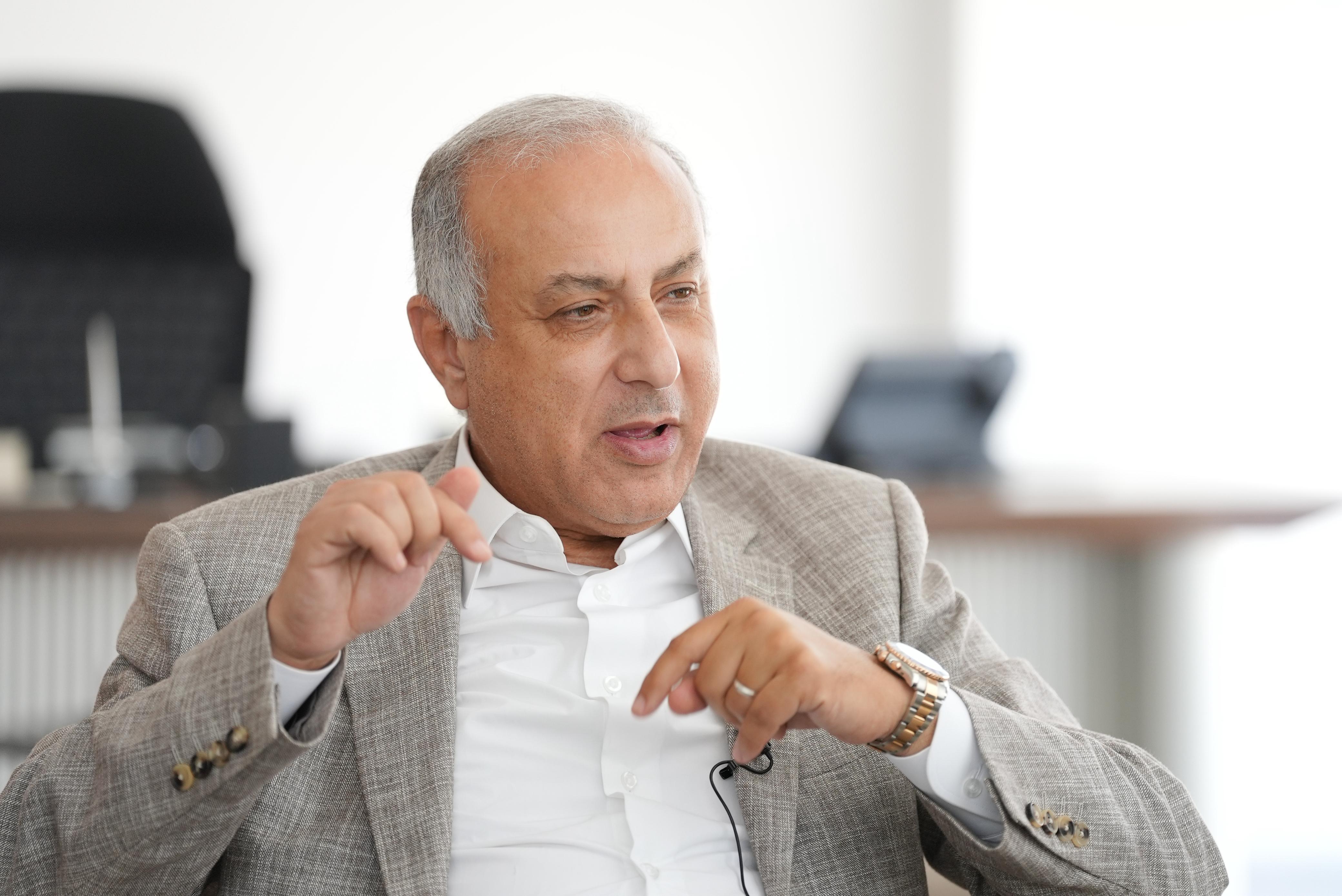 الدكتور حسام الملاحي رئيس جامعة باديا