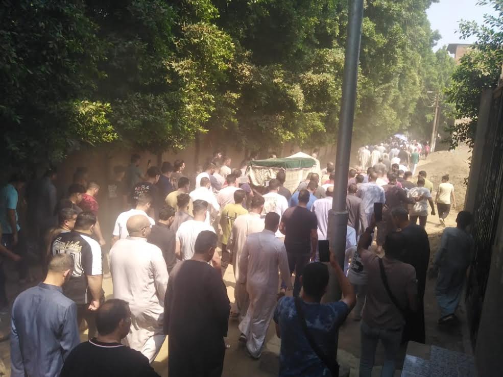 جنازة لاعب الفلاى بورد محمود عبد الغنى فى مسقط رأسه بالمنوفية جنازة لاعب الفلاى بورد محمود عبد الغنى فى مسقط رأسه بالمنوفية