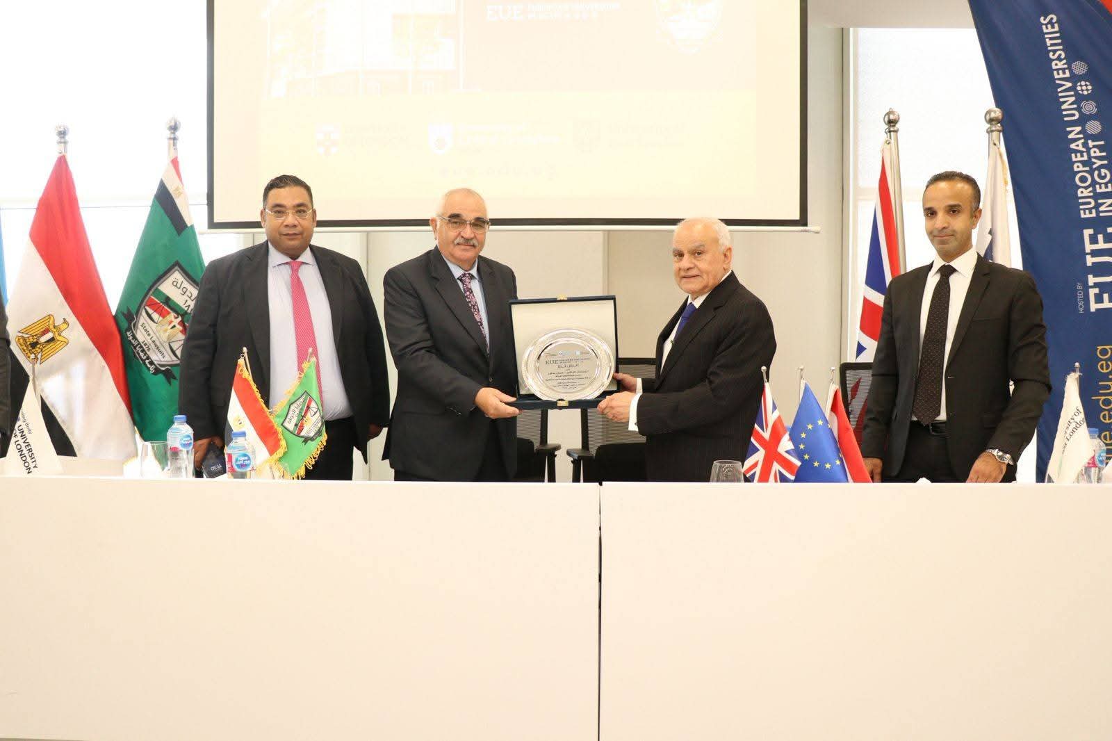 جانب من التكريم