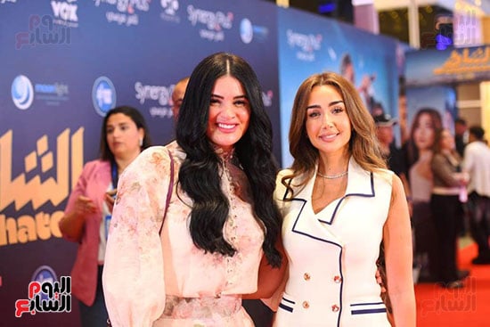 هنا الزاهد ونسرين امام هنا الزاهد ونسرين امام