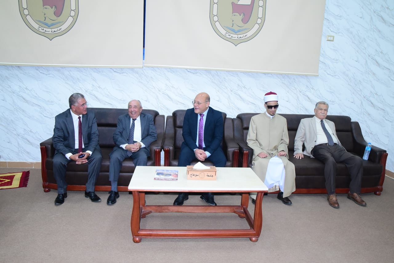 رئيس الجامعة ونقيب المهندسين 