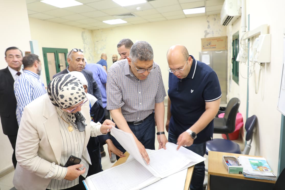 جانب من جولة المحافظ